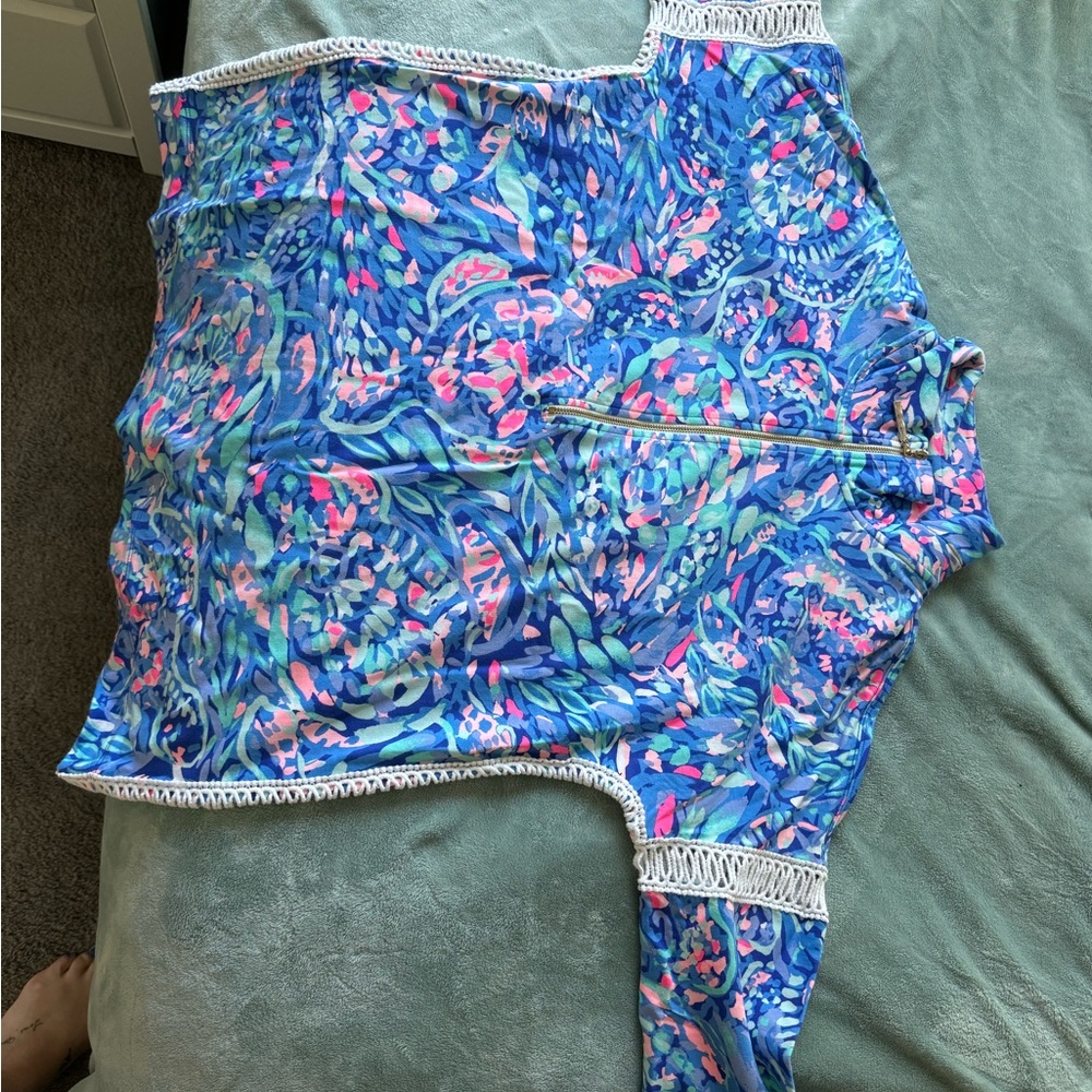 Lily Pulitzer Medium skipper popover